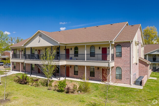 Noble Oaks 3 EX