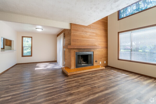 !BR, 2BA - 1,170SF - Living Room