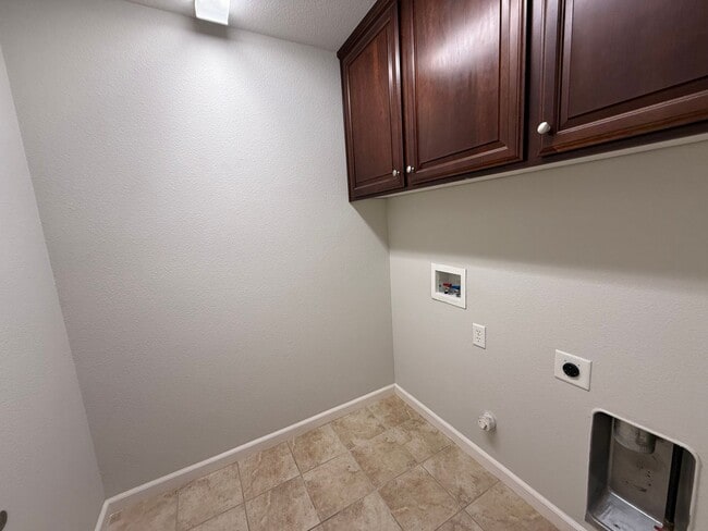 Photo - 1983 Muscovy Rd