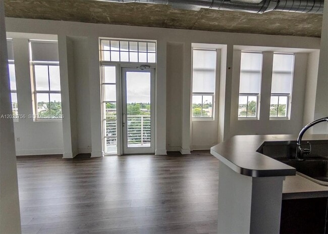 Photo - 1791 NE Miami Gardens Dr Unit E405