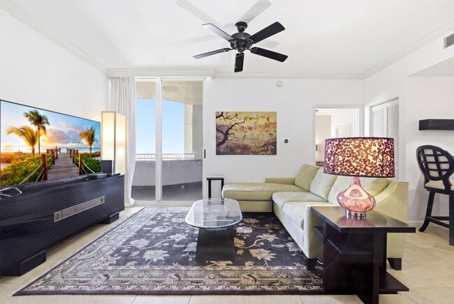 Photo - 511 SE 5 Ave Unidad 1819