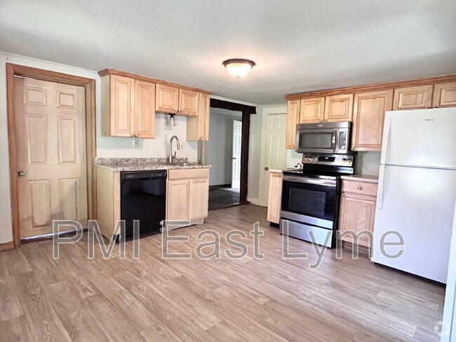 Building Photo - 231 Salem Turnpike Unit Apt. 1