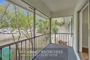 Building Photo - 2250 NE 66th St Unit 1524 Rental