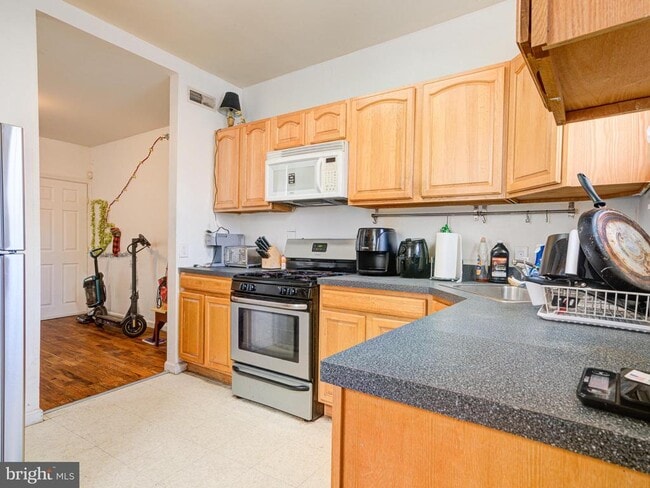 Photo - 1742 N Bouvier St