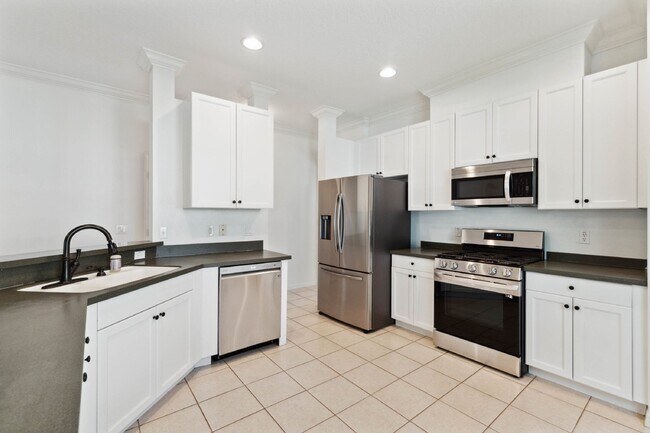 Photo - Move-in Ready Home with 2 Car Garage in Desirable Summerport Community!