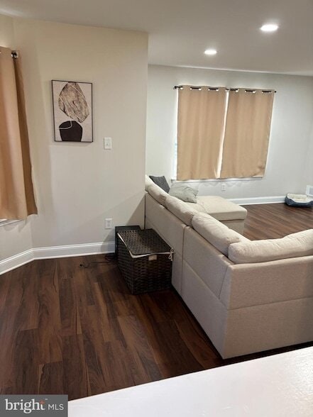 Photo - 430 Whitman Ln