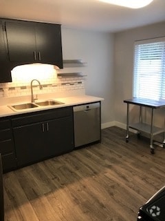 Building Photo - 712 E Lewis St Rental