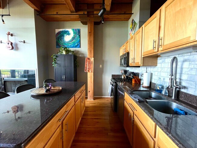Photo - 1250 W Van Buren St Unit 605