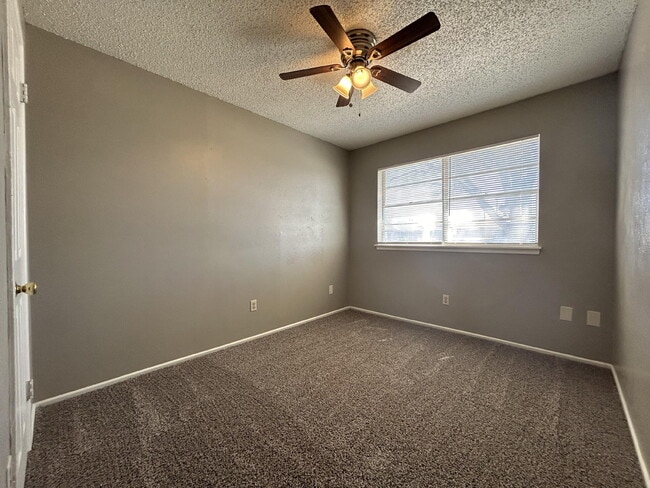 Photo - 4612 Grinnell St