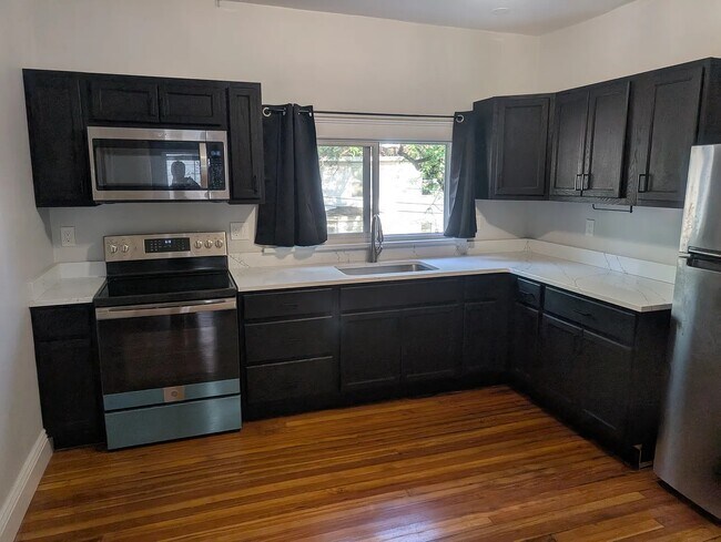 280 Manning Blvd Unit 2