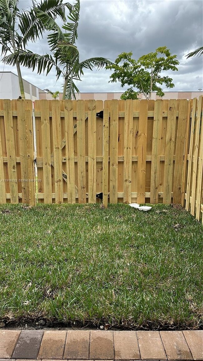 Photo - 245 SW 159th Ct