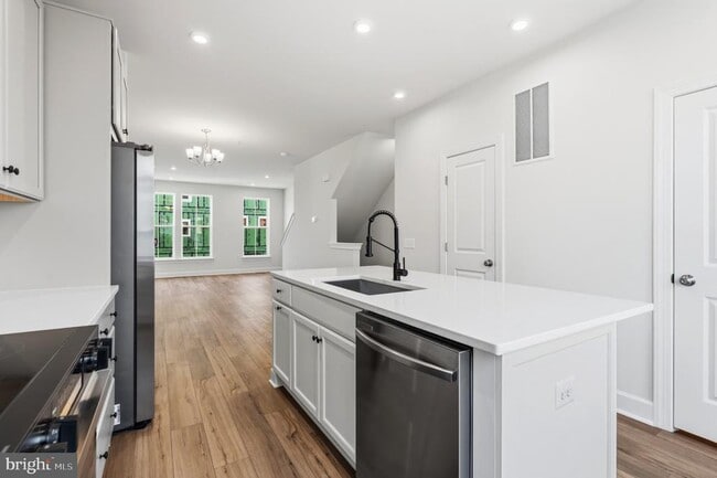 Photo - 602 Watermans Dr