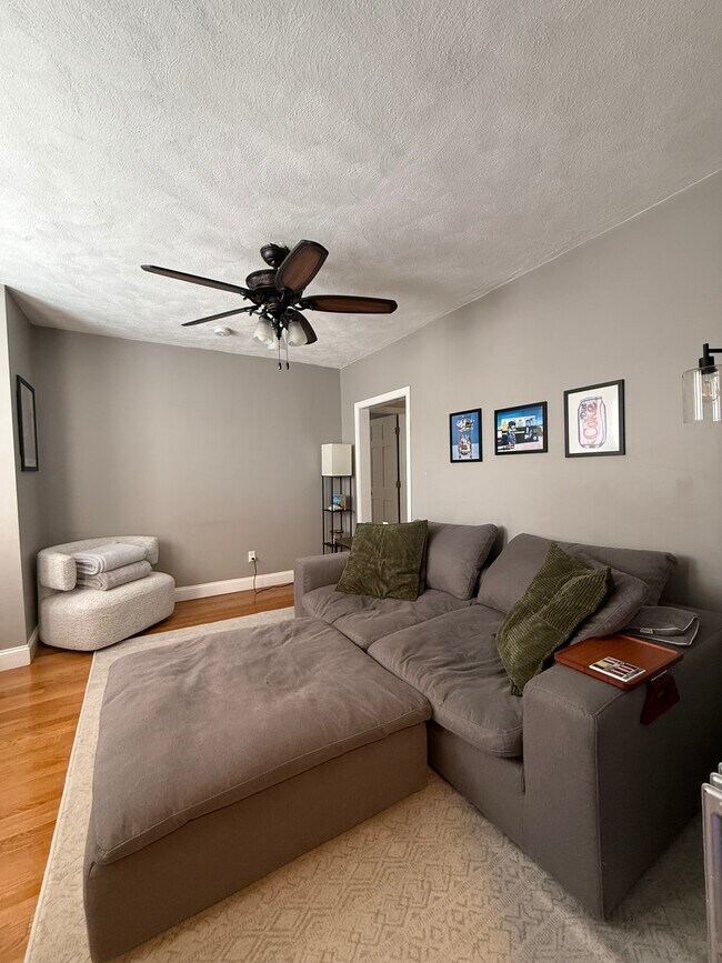 Building Photo - 5 Henshaw St Unit 1