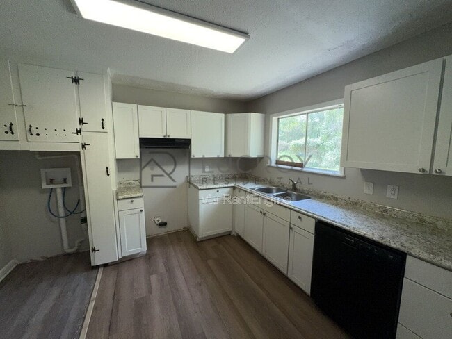 Photo - 3341 Suncrest Dr