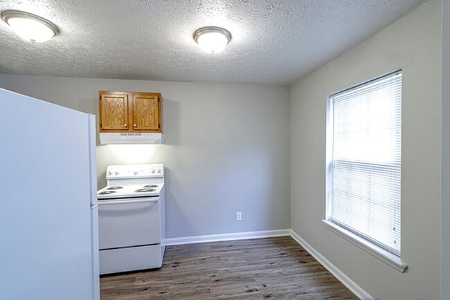 Photo - 8508 Standing Oak Dr Unit 1