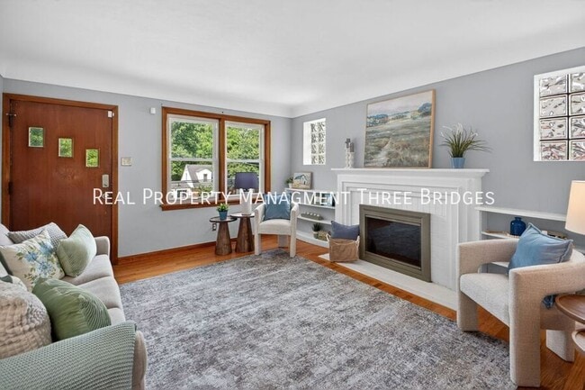 Photo - 130 S Barat Ave