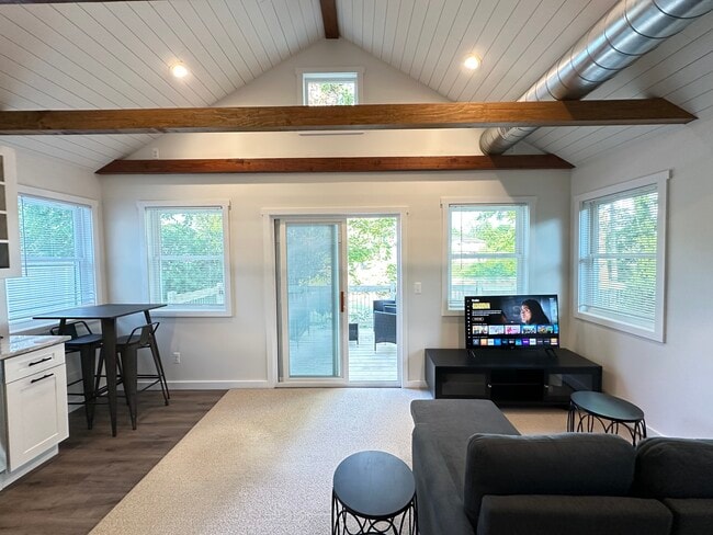 Photo - 326 Parker Rd