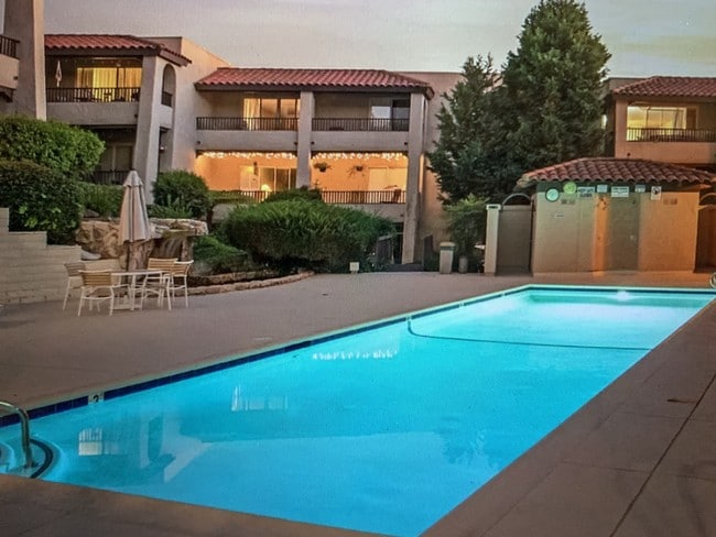 Photo - 2520 Clairemont Dr Unidad 309