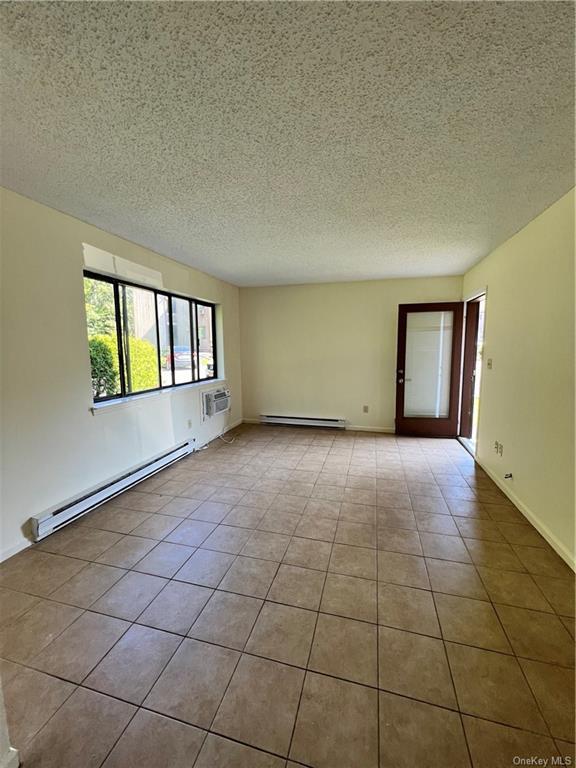 Photo - 98 Davos Pointe Unit H-2