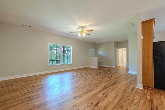 Photo - Beautiful 3 Bed/2 Bath Home in Seneca!