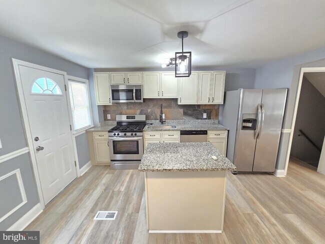 Photo - 3736 Elmley Ave