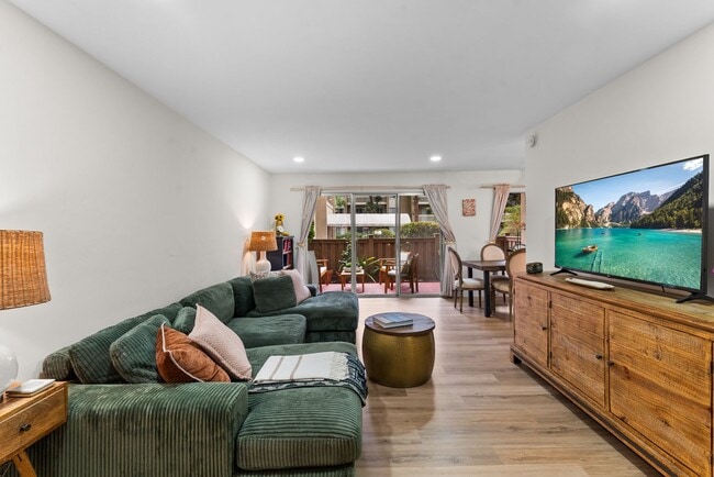 Building Photo - Beautiful 2BD/2BA Condo in Prime Pacific B... Unit #2-133