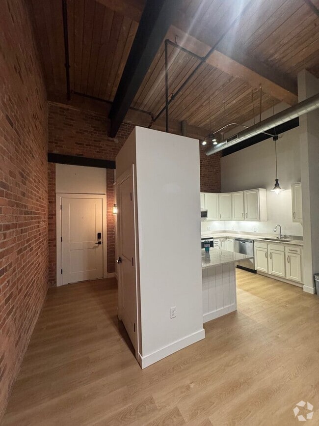 Building Photo - Studio Apartment (1 Bed/ 1 Bath) Unit 106