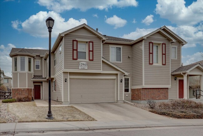 2 Bedroom, 2.5 Bathroom townhome in the Th... - 2 Bedroom, 2.5 Bathroom townhome in the Th...