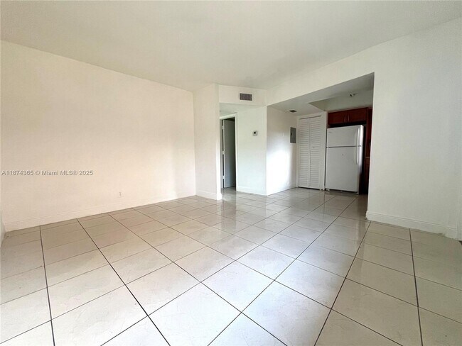 Building Photo - 101 NE 41st St Unit F95 Rental