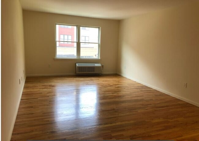 Photo - The Montclarion