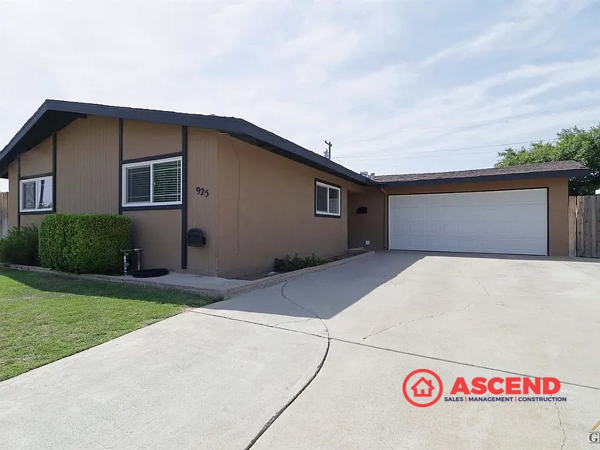 Spacious 3 Bedroom / 2 Bath Home in Northeast Bakersfield - Spacious 3 Bedroom / 2 Bath Home in Northeast Bakersfield