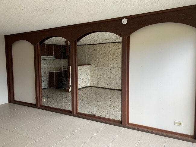 Building Photo - STUDIO 1 BATH UNIT Rental