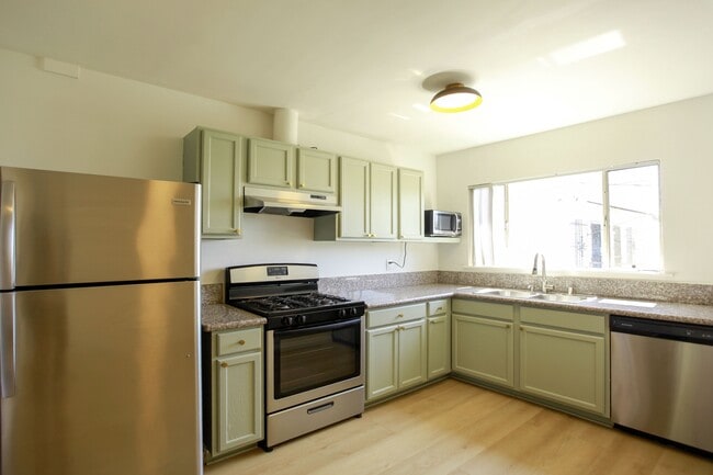 Photo - 1323 Ridgeley Dr