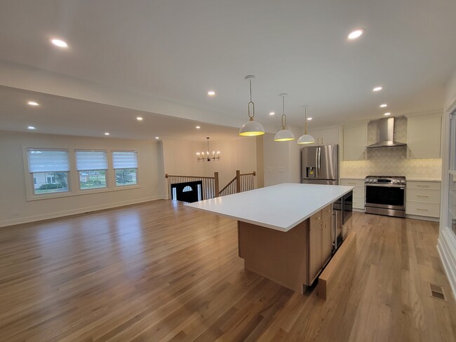 Photo - 2S245 Mayfield Ln