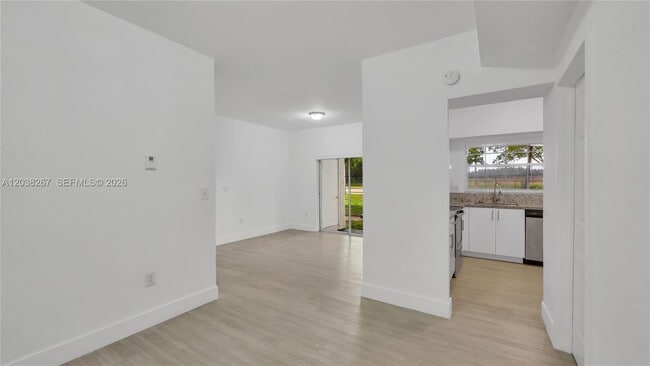 Photo - 2421 NW 96th Terrace Unidad 20I