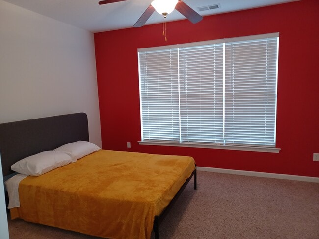 Dormitorio principal - 15 Mill Creek Loop Unidad A