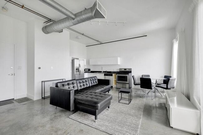 Photo - 10 SW South River Dr Unit 1405