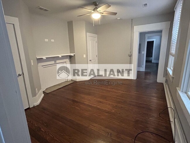 Photo - 15 W 8th St Unit Apartment 2