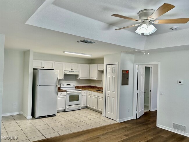 Photo - 2936 SE Santa Barbara Pl