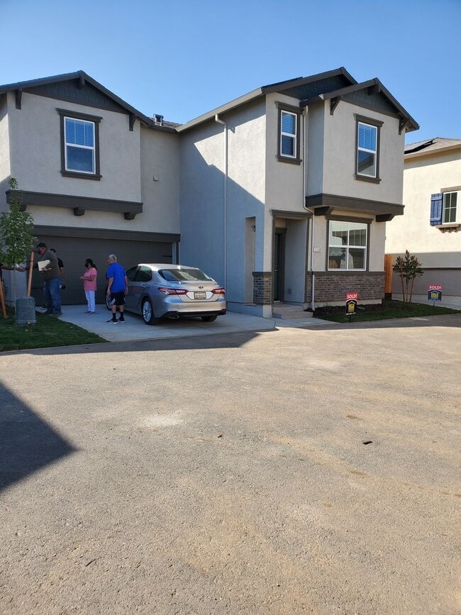 Building Photo - 3br, 2.5ba  - Solar Equipped - Single family home - Energy efficient - Linda, CA