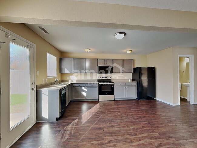 Photo - 8349 Sansa St