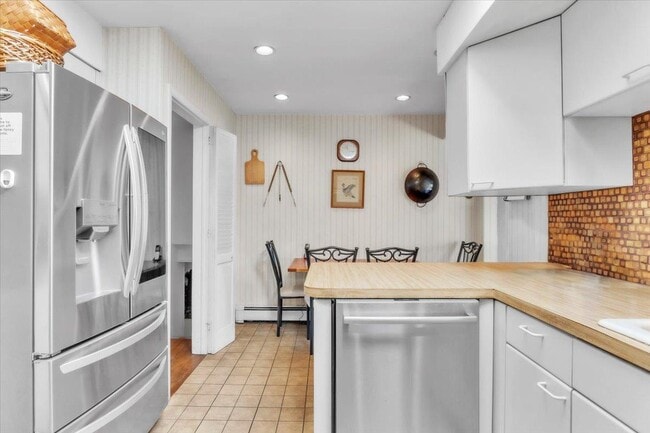 Building Photo - 6 Robin Hill Rd Rental