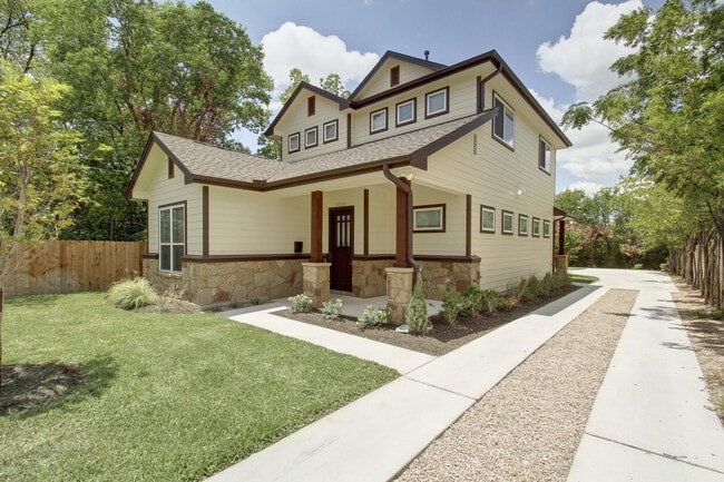 Photo - UT PRE-LEASE: Wood Floors, North Campus, Large Living Space, 2011 Construction, Custom High End K...