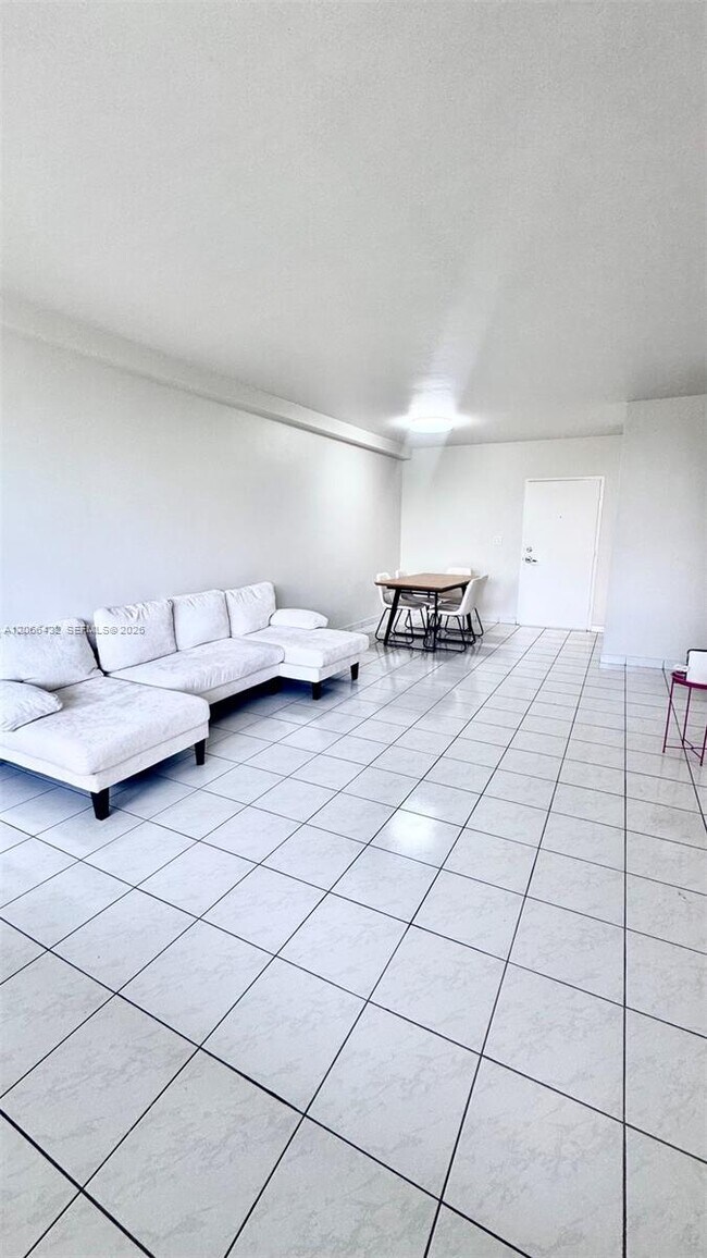 7441 Wayne Ave Unit 1C