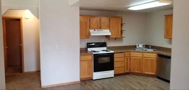 Photo - 3 Bed Home with Covered Patio & Fenced Yard!