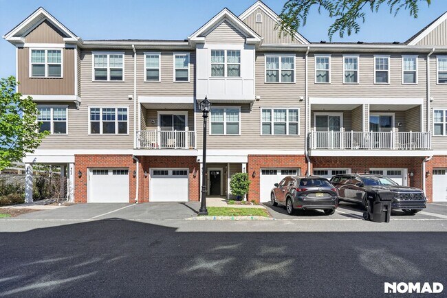 Building Photo - 404 Dickson Ct