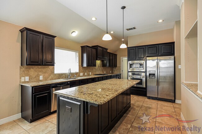 Photo - 2431 Tremonto