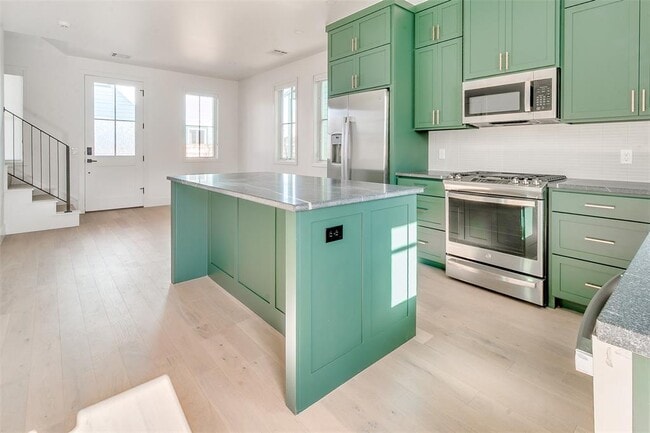 Building Photo - 1056 Hangar Dr