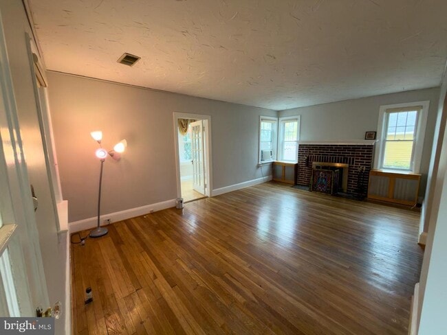 Photo - 409 Sanhican Dr