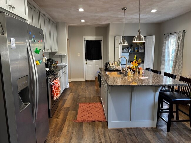 Photo - 104 Chapin St